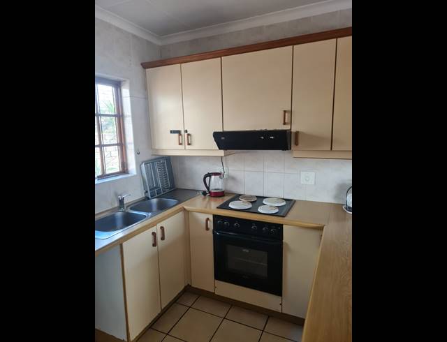 9 BEDROOM FREESTANDING FOR SALE IN HERRWOOD PARK